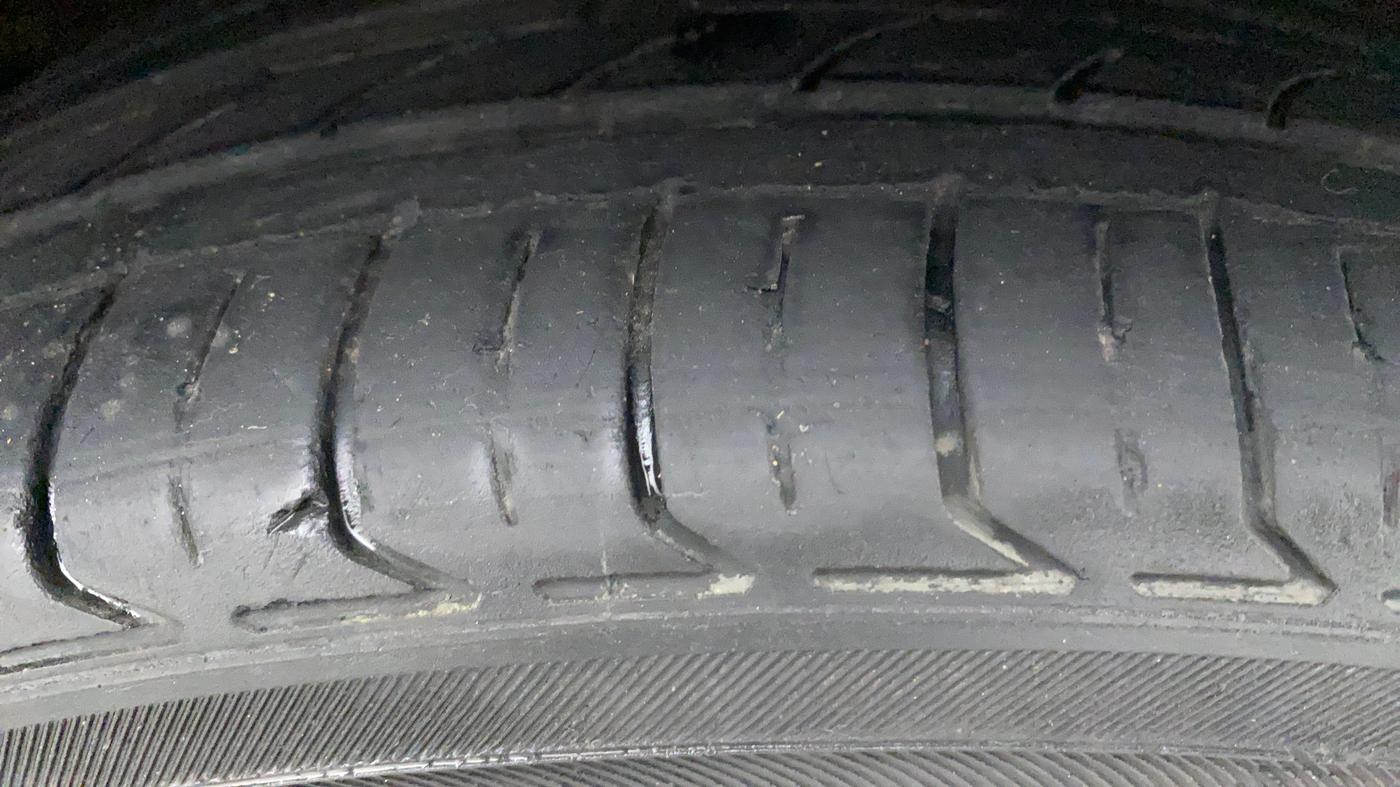 2018 Hyundai Verna 1.6 CRDI SX + AT, Diesel, Automatic, 91,464 km, Right Front Tyre Tread