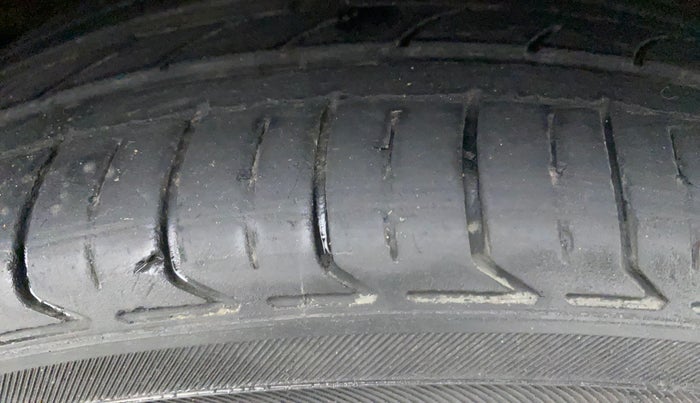 2018 Hyundai Verna 1.6 CRDI SX + AT, Diesel, Automatic, 91,464 km, Right Front Tyre Tread