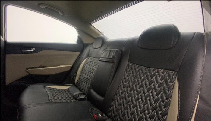 2018 Hyundai Verna 1.6 CRDI SX + AT, Diesel, Automatic, 91,464 km, Right Side Rear Door Cabin