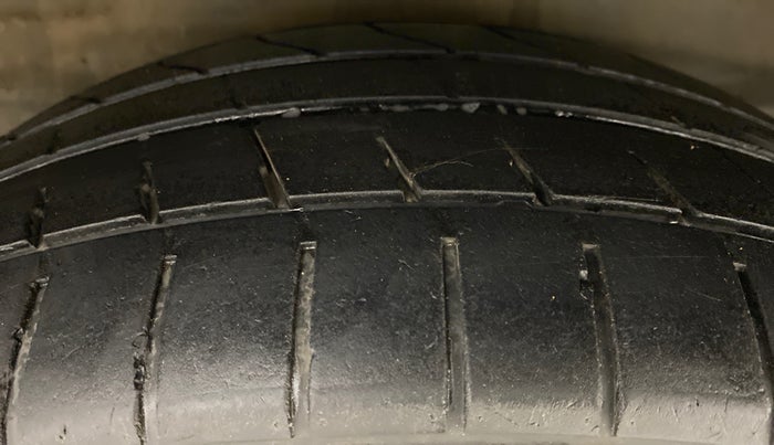 2018 Tata Hexa Varicor 400 XTA, Diesel, Automatic, 77,408 km, Right Rear Tyre Tread