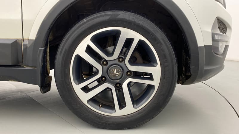 2018 Tata Hexa Varicor 400 XTA, Diesel, Automatic, 77,408 km, Right Front Wheel