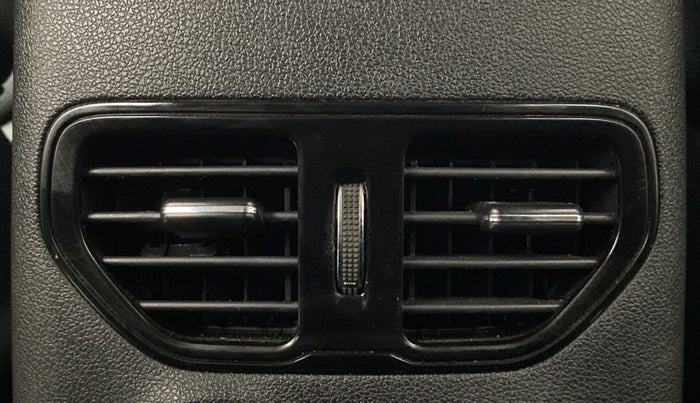 2018 Tata Hexa Varicor 400 XTA, Diesel, Automatic, 77,408 km, Rear AC Vents