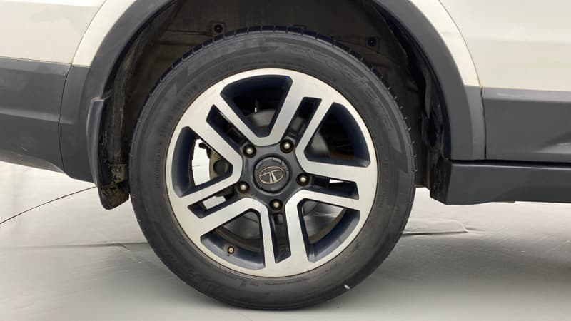 2018 Tata Hexa Varicor 400 XTA, Diesel, Automatic, 77,408 km, Right Rear Wheel