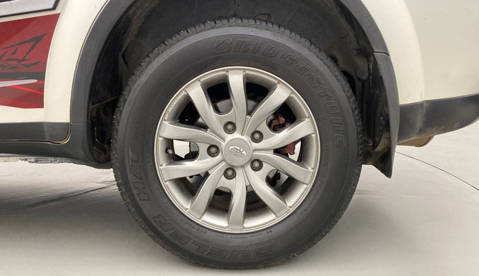 2017 Mahindra XUV500 W10 AT FWD, Diesel, Automatic, 66,971 km, Left Rear Wheel