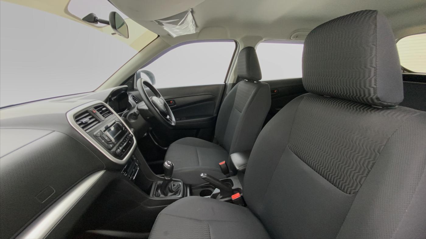 2022 Maruti BREZZA VXI SMART HYBRID, Petrol, Manual, 4,786 km, Right Side Front Door Cabin