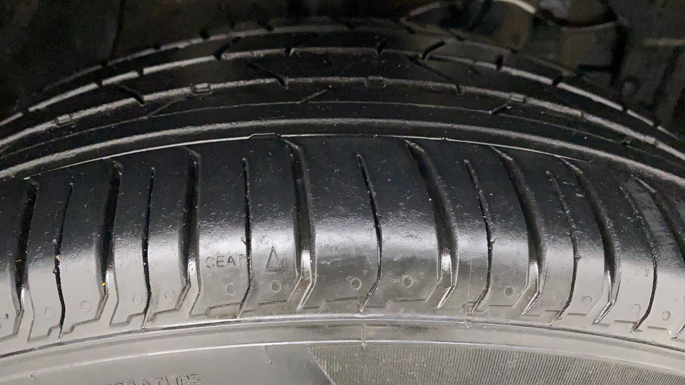 2022 Maruti BREZZA VXI SMART HYBRID, Petrol, Manual, 4,786 km, Right Front Tyre Tread