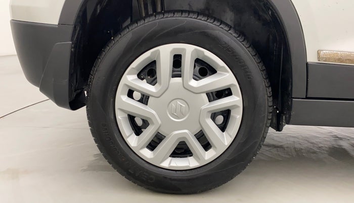 2022 Maruti BREZZA VXI SMART HYBRID, Petrol, Manual, 4,786 km, Right Rear Wheel
