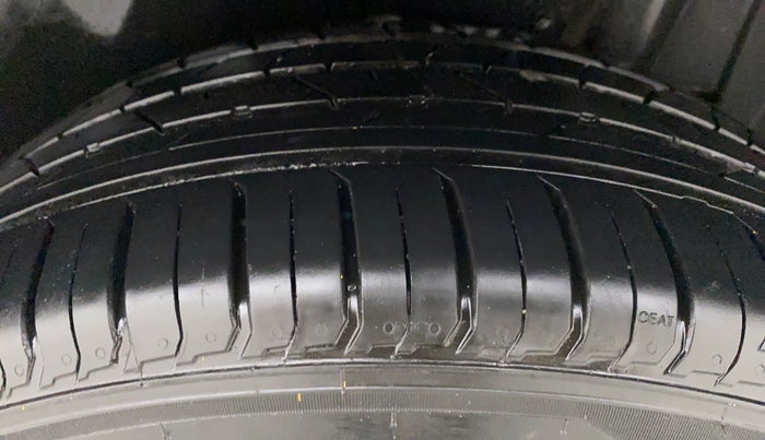 2022 Maruti BREZZA VXI SMART HYBRID, Petrol, Manual, 4,786 km, Left Rear Tyre Tread