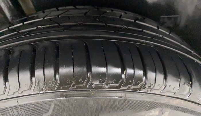 2022 Maruti BREZZA VXI SMART HYBRID, Petrol, Manual, 4,786 km, Right Rear Tyre Tread