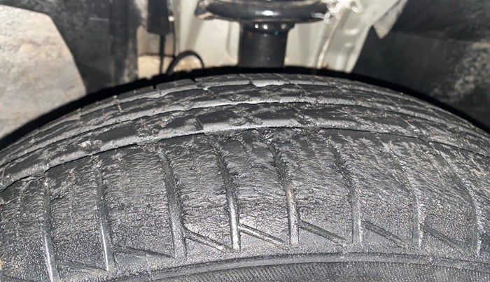 2019 Renault TRIBER RXZ, Petrol, Manual, 42,808 km, Right Front Tyre Tread