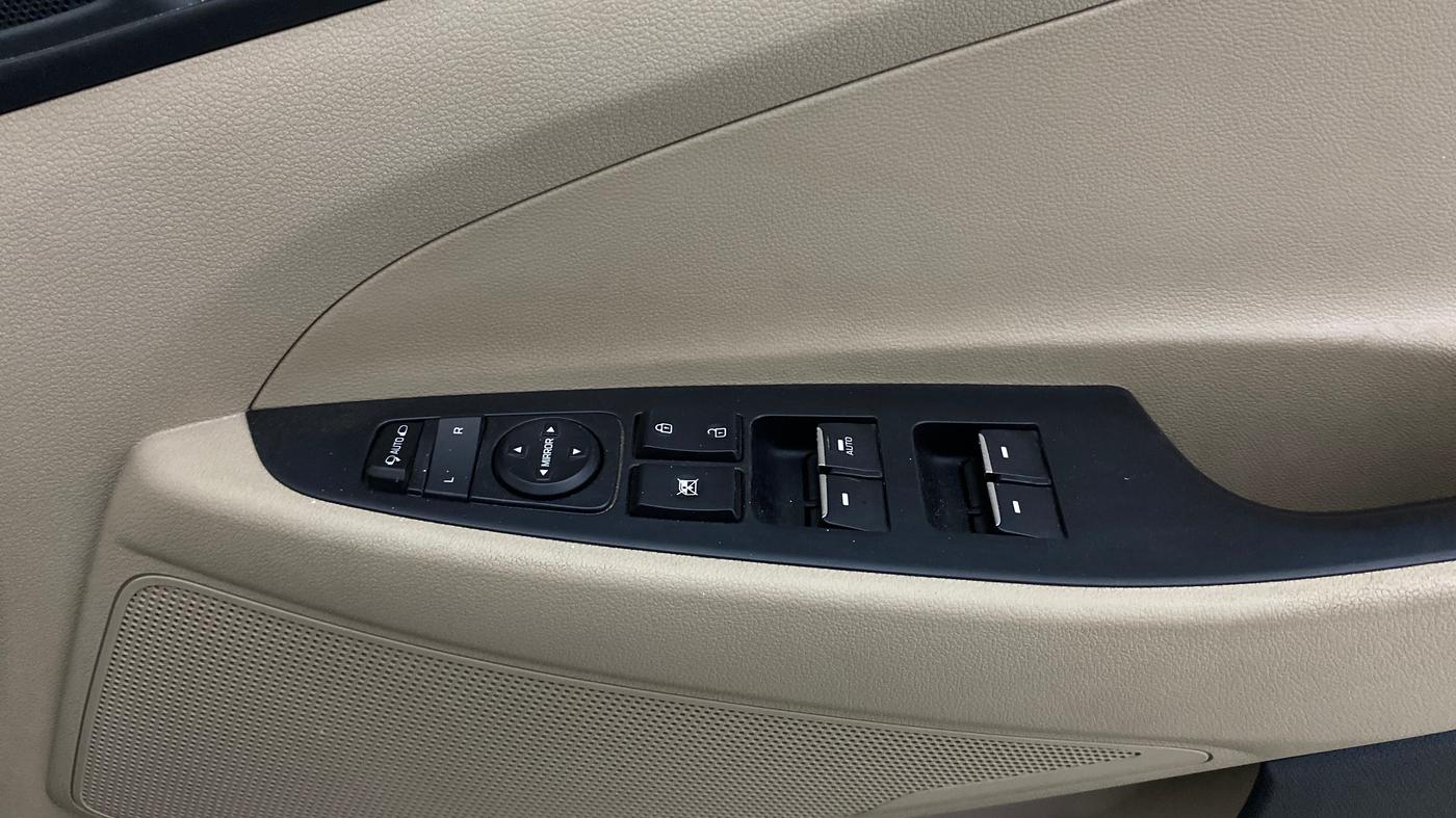 2018 Hyundai Tucson GLS 2WD AT PETROL, Petrol, Automatic, 37,821 km, Driver Side Door Panels Control