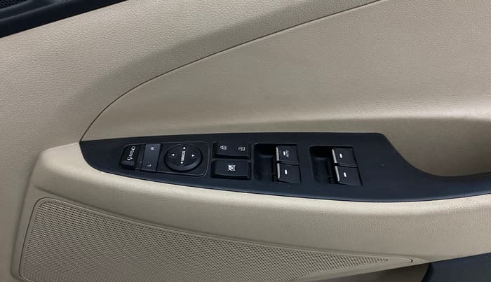 2018 Hyundai Tucson GLS 2WD AT PETROL, Petrol, Automatic, 37,821 km, Driver Side Door Panels Control
