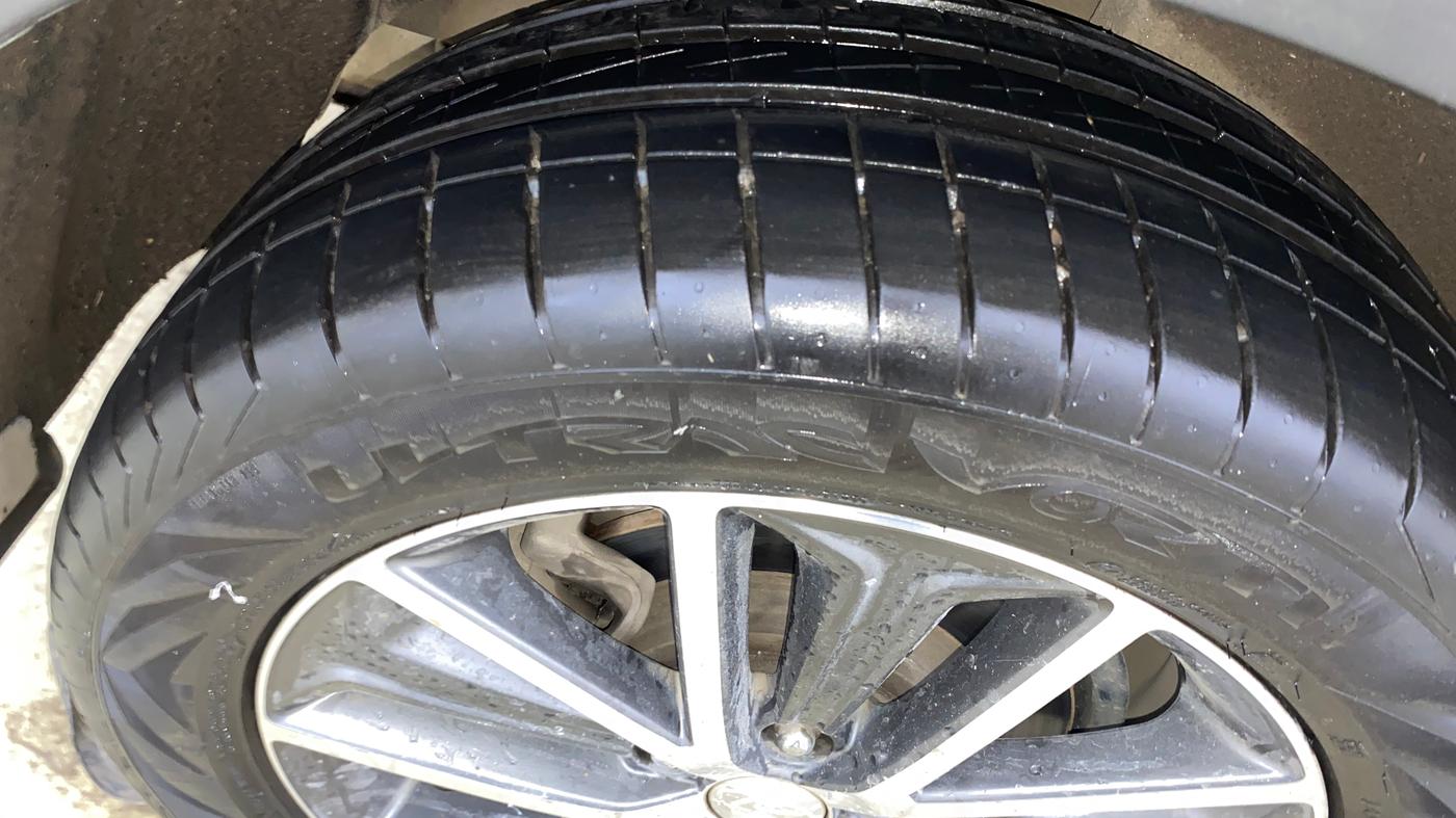 2018 Hyundai Tucson GLS 2WD AT PETROL, Petrol, Automatic, 37,821 km, Right Rear Tyre Tread
