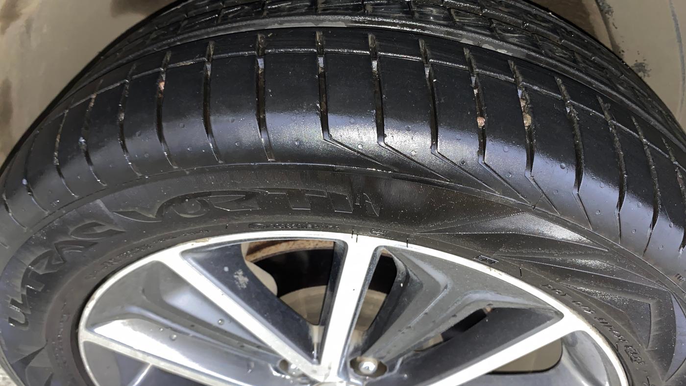 2018 Hyundai Tucson GLS 2WD AT PETROL, Petrol, Automatic, 37,821 km, Left Front Tyre Tread