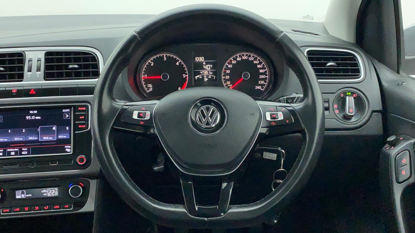 2017 Volkswagen Polo HIGHLINE PLUS 1.5 16 ALLOY, Diesel, Manual, 47,582 km, Steering Wheel Close Up