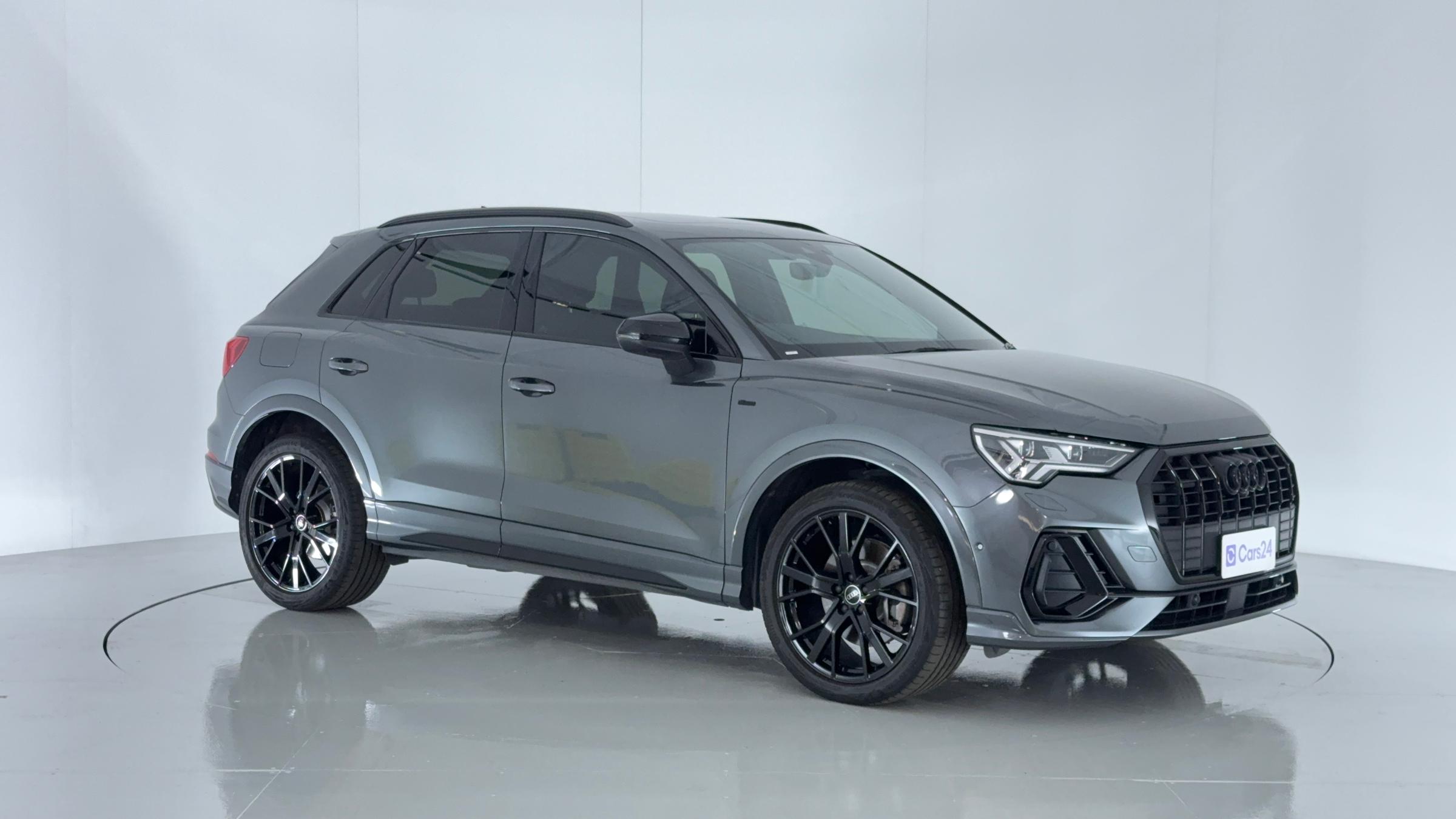 Audi Q3 image