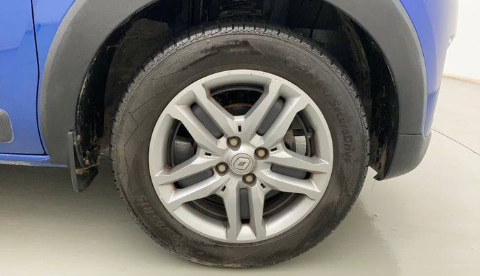 2022 Renault TRIBER RXZ, Petrol, Manual, 19,780 km, Right Front Wheel