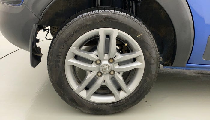 2022 Renault TRIBER RXZ, Petrol, Manual, 19,780 km, Right Rear Wheel