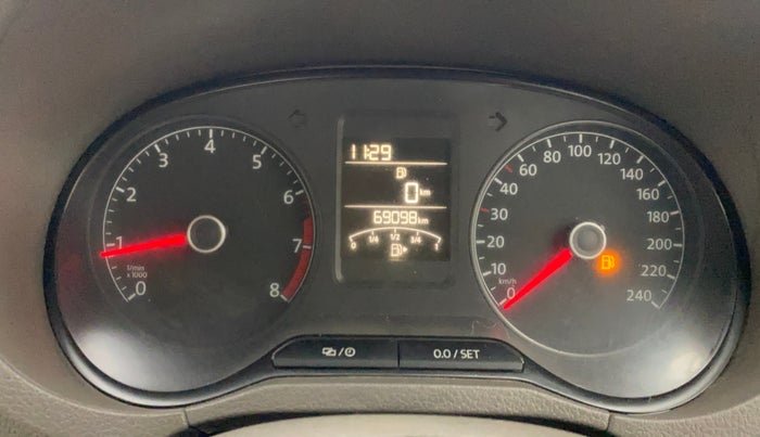 2015 Volkswagen Vento HIGHLINE 1.6 MPI, Petrol, Manual, 69,058 km, Odometer Image