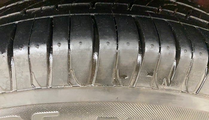 2016 Hyundai Elite i20 MAGNA 1.2, Petrol, Manual, 56,648 km, Left Rear Tyre Tread