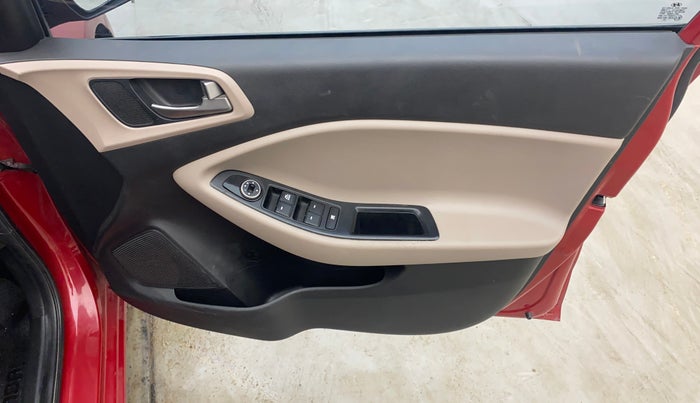 2016 Hyundai Elite i20 MAGNA 1.2, Petrol, Manual, 56,648 km, Driver Side Door Panels Control