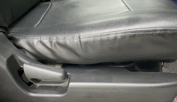 2017 Maruti Wagon R 1.0 LXI CNG, CNG, Manual, 40,232 km, Driver Side Adjustment Panel
