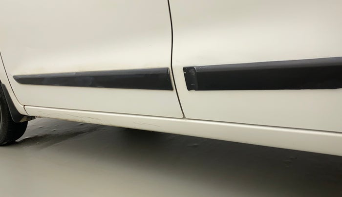 2017 Maruti Wagon R 1.0 LXI CNG, CNG, Manual, 40,232 km, Left running board - Minor scratches