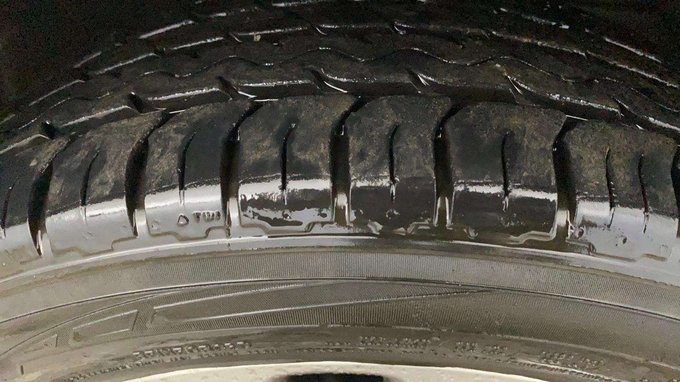2016 Maruti Baleno ZETA CVT PETROL 1.2, Petrol, Automatic, 72,711 km, Right Front Tyre Tread