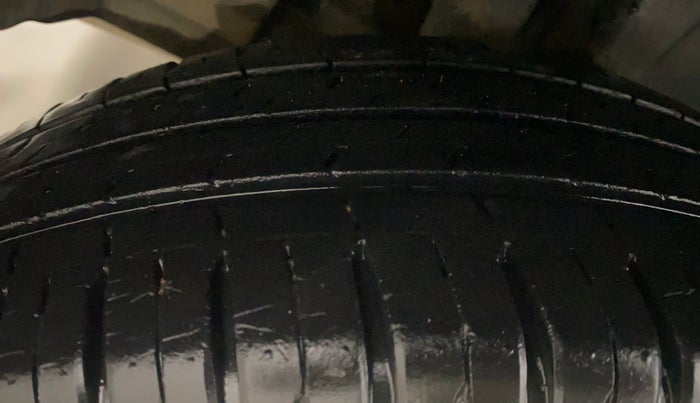 2018 Maruti Dzire ZXI, Petrol, Manual, 30,785 km, Right Rear Tyre Tread