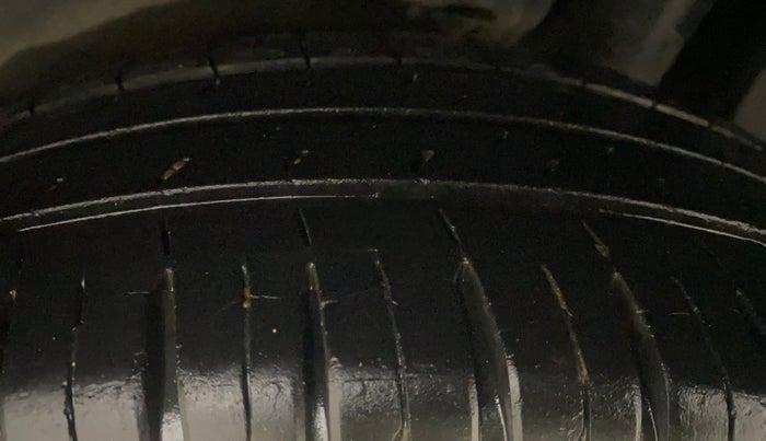 2018 Maruti Dzire ZXI, Petrol, Manual, 30,785 km, Left Rear Tyre Tread