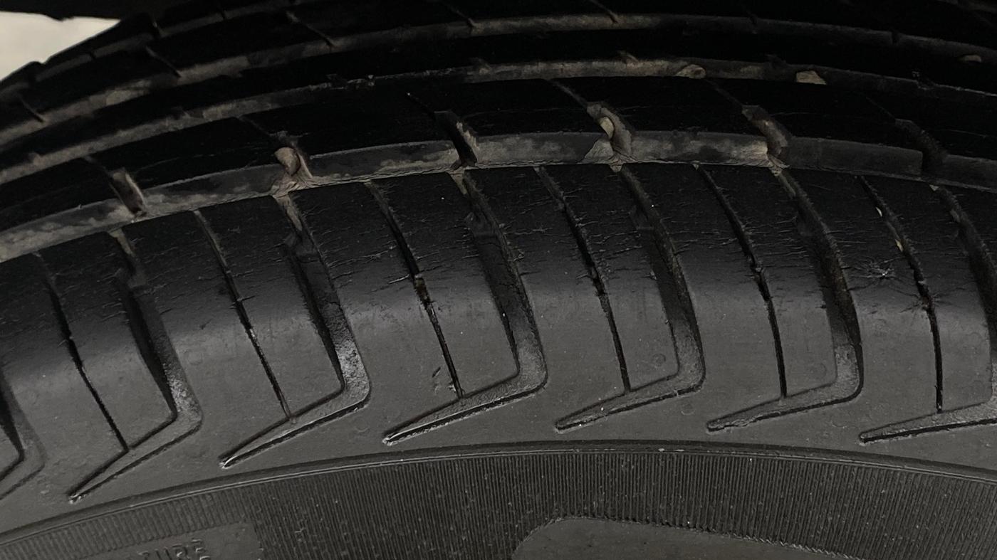 2018 Renault Kwid RXT 1.0, Petrol, Manual, 46,004 km, Right Rear Tyre Tread