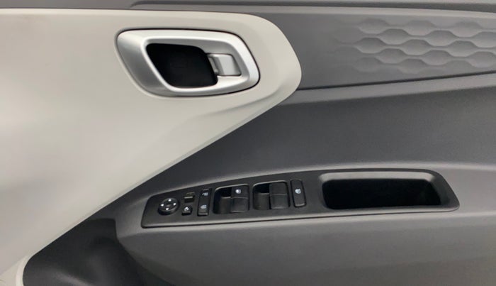 2025 Hyundai GRAND I10 NIOS SPORTZ 1.2 KAPPA VTVT, Petrol, Manual, 1,477 km, Driver Side Door Panels Control