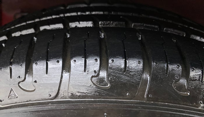 2014 Hyundai Xcent S 1.2, Petrol, Manual, 14,064 km, Right Rear Tyre Tread