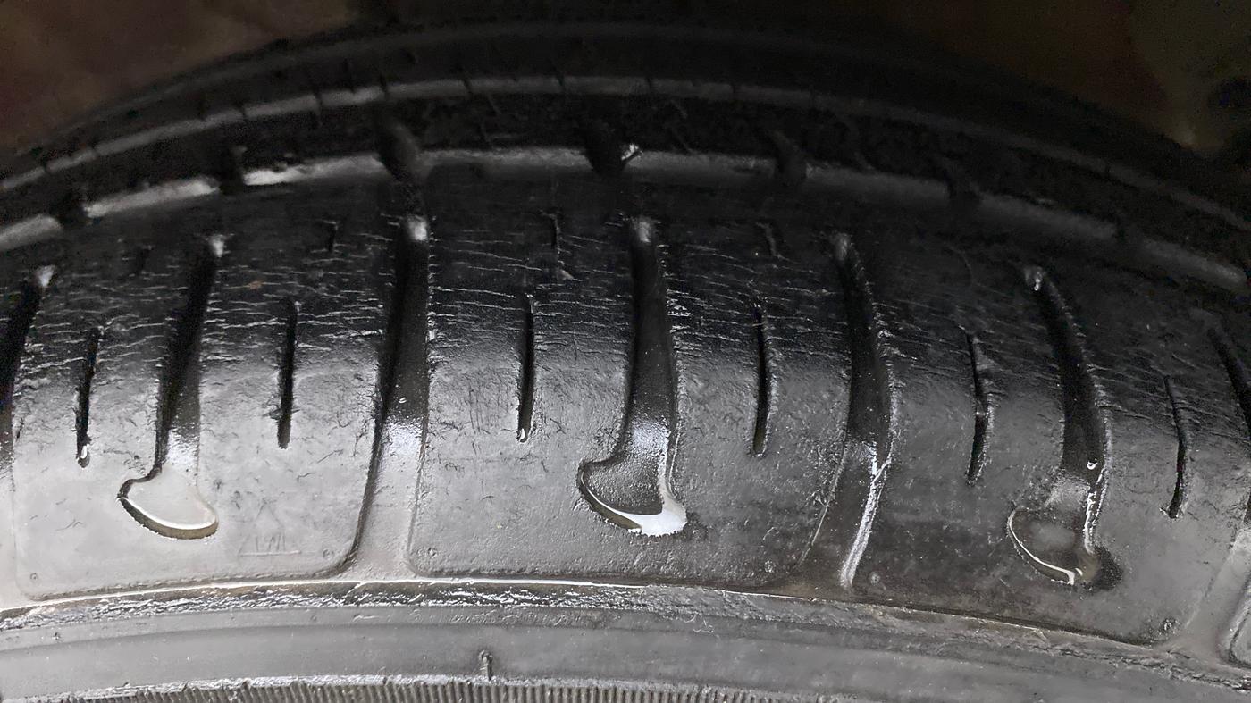 2014 Hyundai Xcent S 1.2, Petrol, Manual, 14,064 km, Right Front Tyre Tread