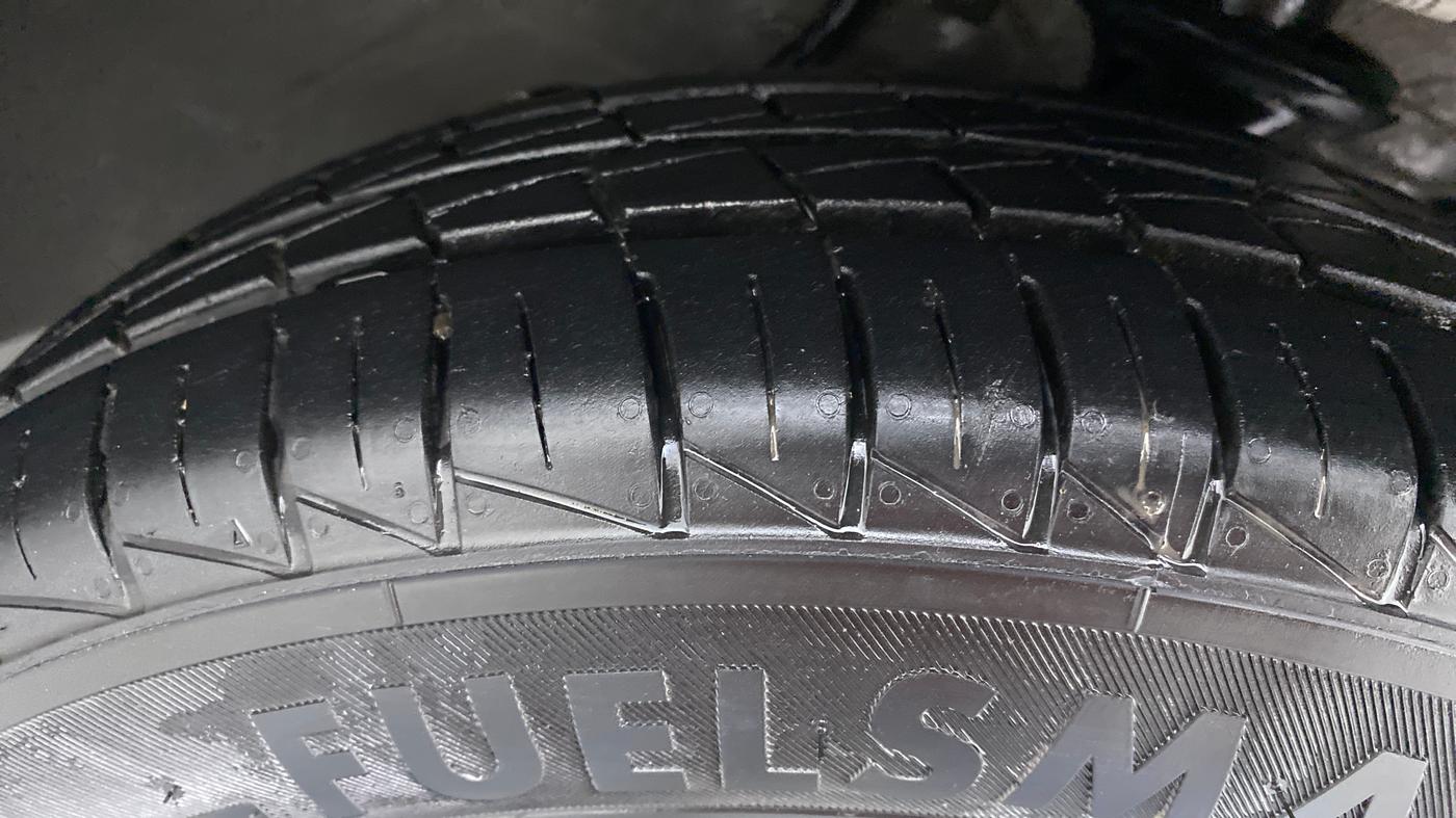 2019 Maruti Alto LXI, Petrol, Manual, 3,978 km, Right Front Tyre Tread