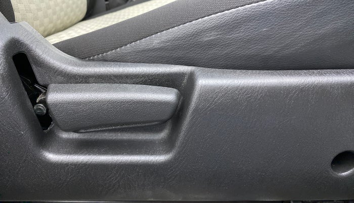 2019 Maruti Alto LXI, Petrol, Manual, 3,978 km, Driver Side Adjustment Panel