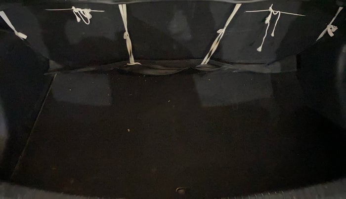 2017 Hyundai Grand i10 SPORTZ (O) 1.2 KAPPA VTVT, Petrol, Manual, 38,898 km, Boot Inside