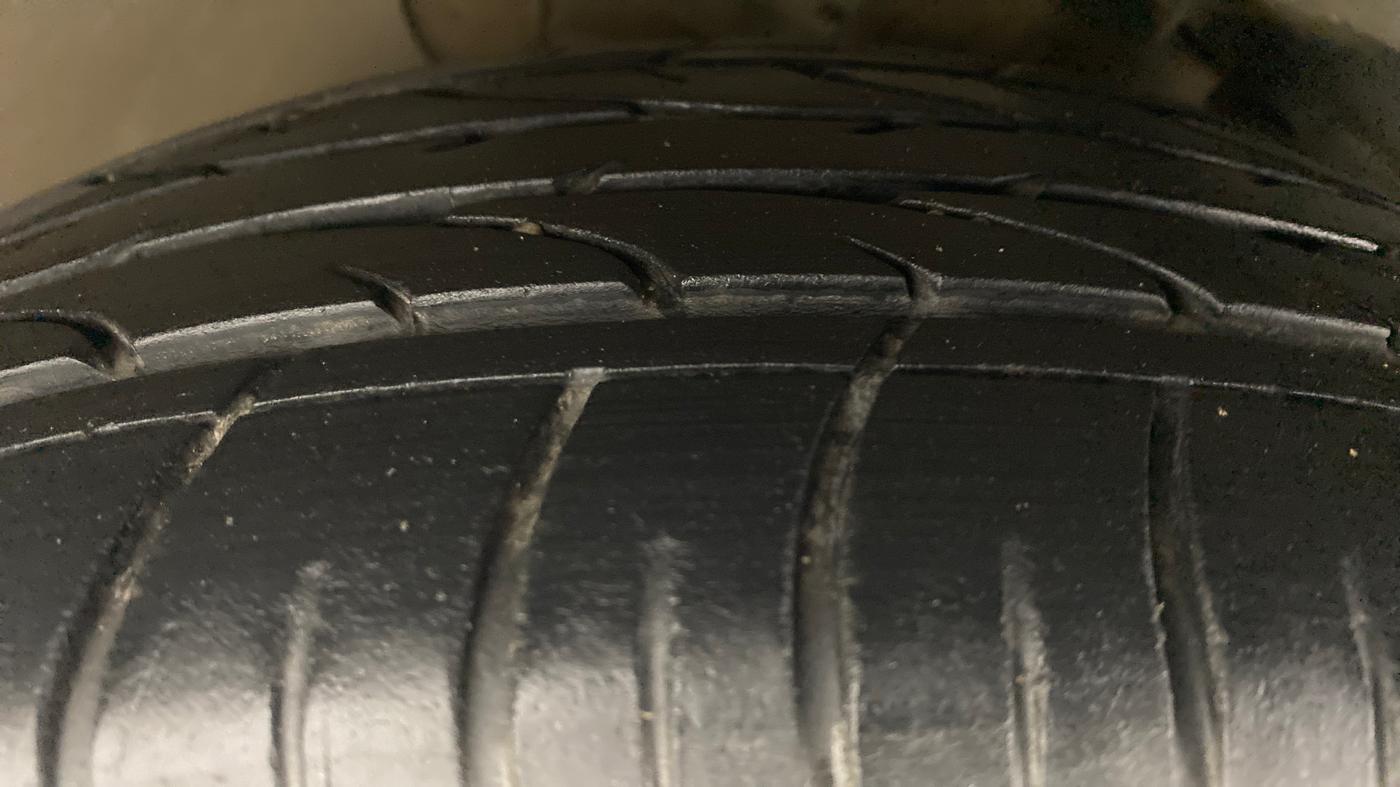 2016 Hyundai Creta 1.6 CRDI SX PLUS AUTO, Diesel, Automatic, 93,197 km, Left Front Tyre Tread