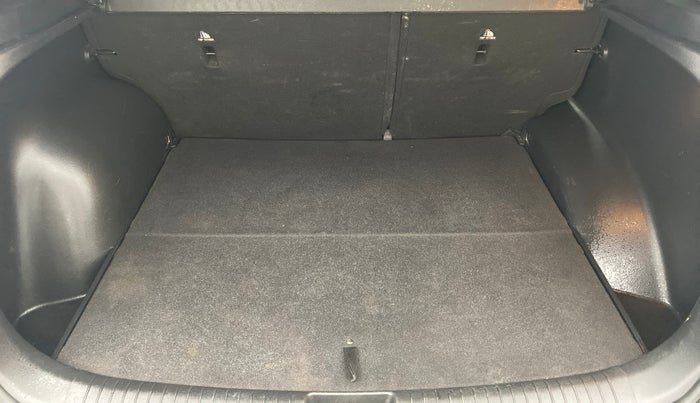 2016 Hyundai Creta 1.6 CRDI SX PLUS AUTO, Diesel, Automatic, 93,197 km, Boot Inside