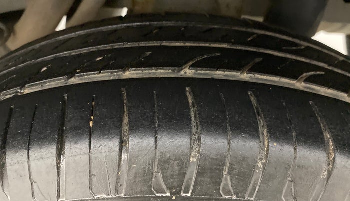 2017 Mahindra Kuv100 K6 PLUS D 6 STR, Diesel, Manual, 51,500 km, Left Rear Tyre Tread