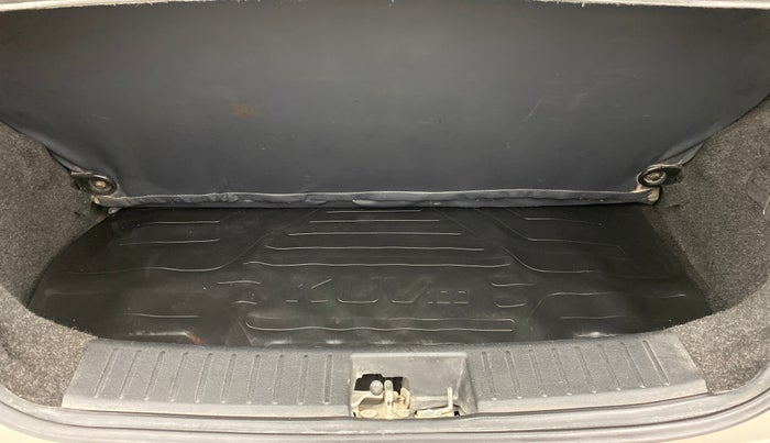 2017 Mahindra Kuv100 K6 PLUS D 6 STR, Diesel, Manual, 51,500 km, Boot Inside