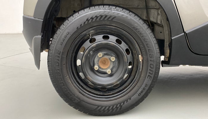 2017 Mahindra Kuv100 K6 PLUS D 6 STR, Diesel, Manual, 51,500 km, Right Rear Wheel