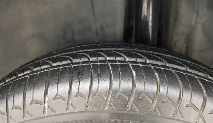2013 Maruti Swift VDI, Diesel, Manual, 85,723 km, Left Rear Tyre Tread