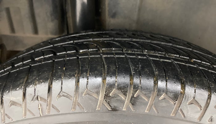 2013 Maruti Swift VDI, Diesel, Manual, 85,723 km, Right Rear Tyre Tread