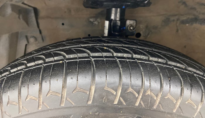 2013 Maruti Swift VDI, Diesel, Manual, 85,723 km, Left Front Tyre Tread