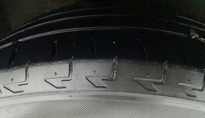 2017 Honda WR-V 1.2L I-VTEC VX MT, Petrol, Manual, 30,318 km, Right Rear Tyre Tread