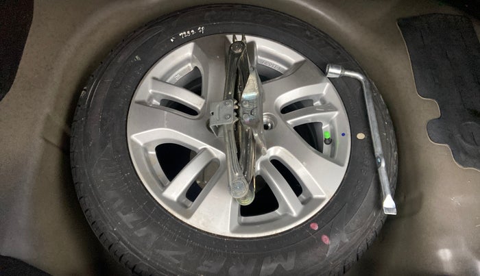 2012 Maruti Swift Dzire ZXI, Petrol, Manual, 6,341 km, Dicky (Boot door) - Tool missing