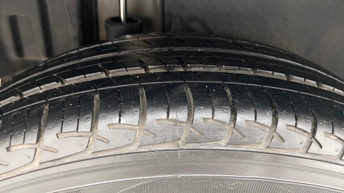2012 Maruti Swift Dzire ZXI, Petrol, Manual, 6,341 km, Right Rear Tyre Tread