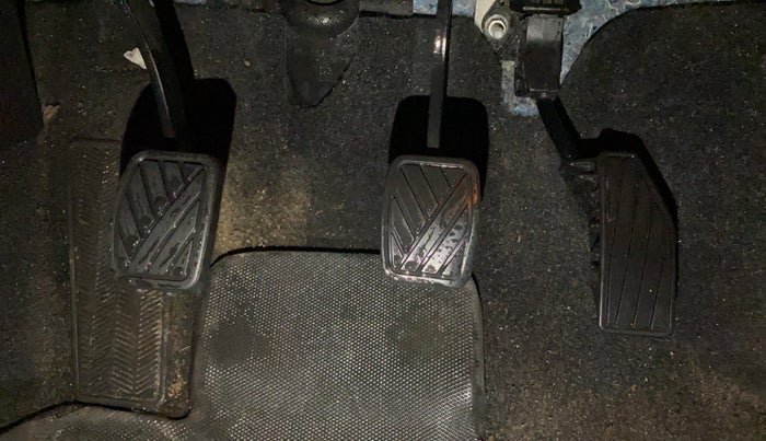 2023 Toyota Glanza G E-CNG, CNG, Manual, 81,921 km, Pedals