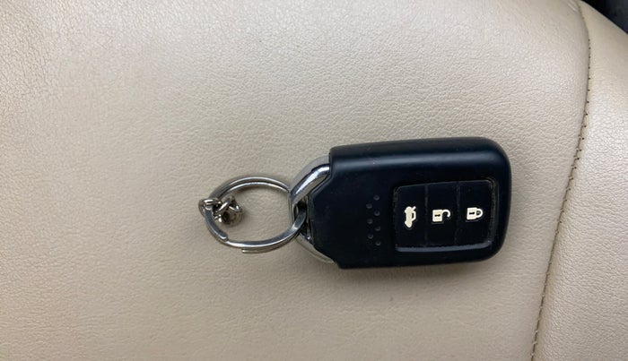 2018 Honda Amaze 1.2L I-VTEC VX, Petrol, Manual, 74,930 km, Key Close Up